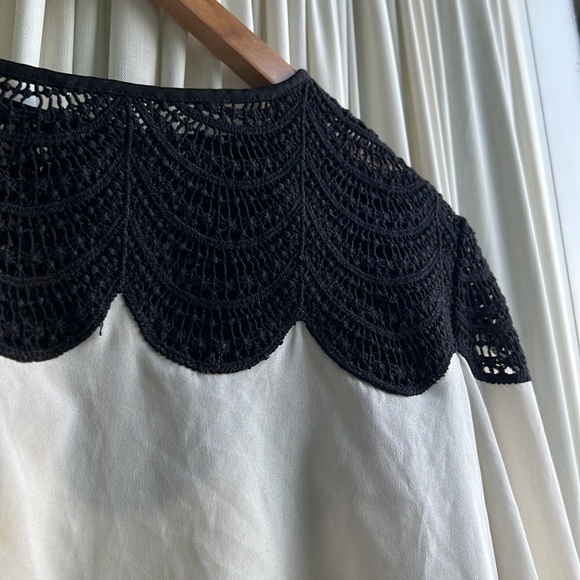 Club Monaco - size large - white and black statement blouse - Picture 3 of 5